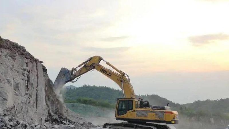 北京进口平地机品牌，如何选择更合适？**